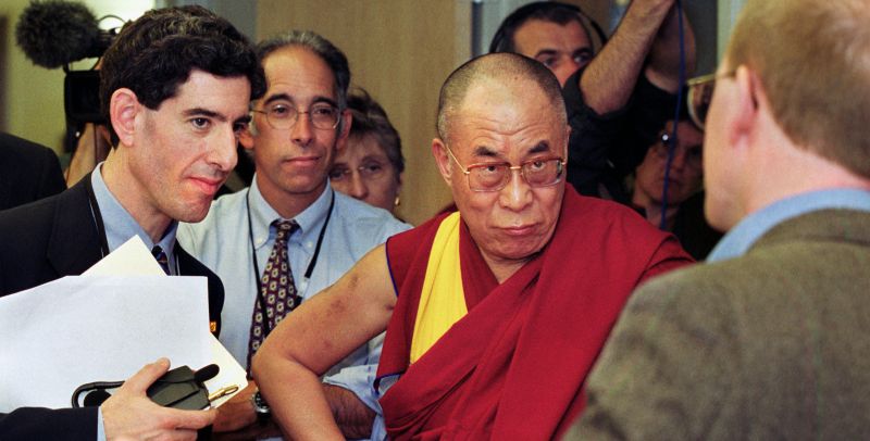 A XIV.Dalai Láma érdekből akár ellenség is lehet?